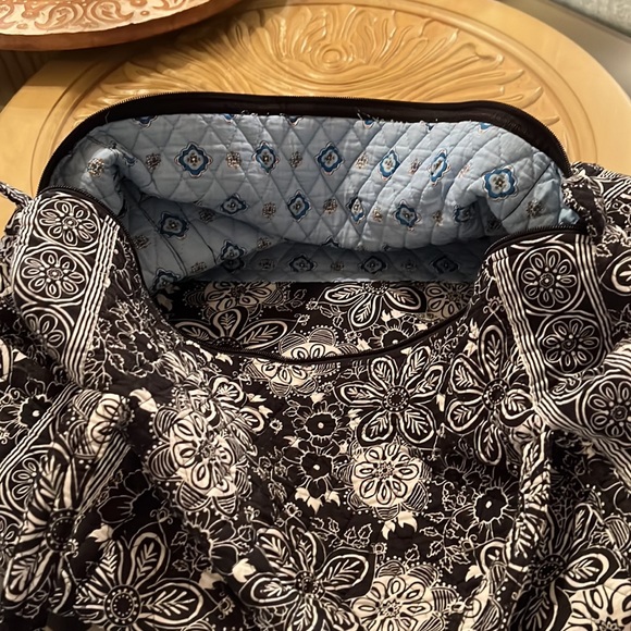 COPY - Large black and white flowered Tote bag - Picture 4 of 5